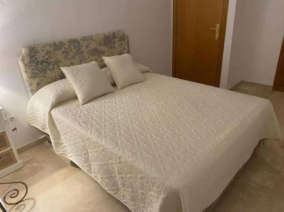 Central Estepona 3 Bed Apt With Pool And Parking Экстерьер фото