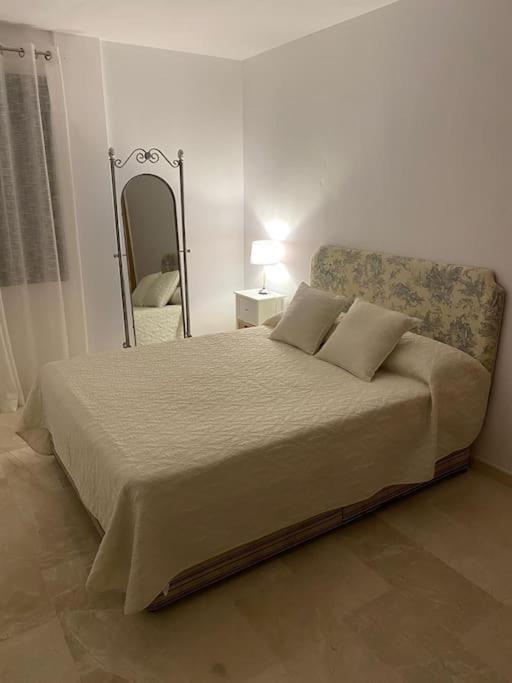 Central Estepona 3 Bed Apt With Pool And Parking Экстерьер фото