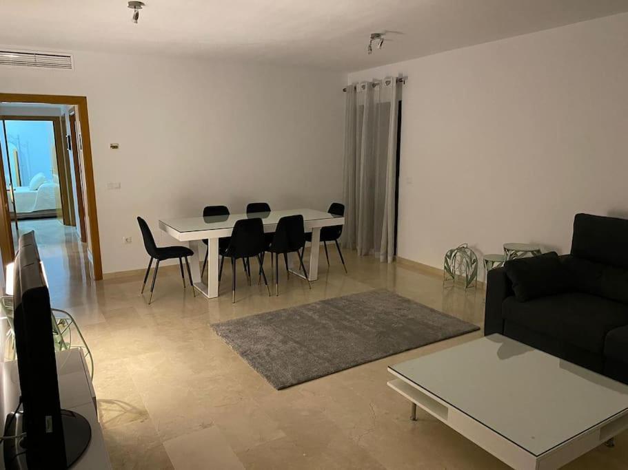 Central Estepona 3 Bed Apt With Pool And Parking Экстерьер фото